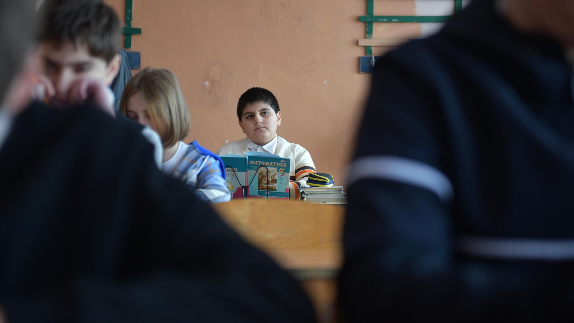 Дети с Донбасса в Сухумских школах - Sputnik Абхазия, 1920, 13.05.2022