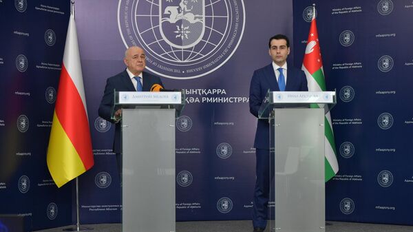 Главы МИД Абхазии и Южной Осетии подвели итоги переговоров в Сухуме  - Sputnik Аҧсны