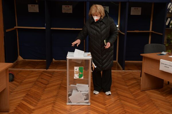 В субботу 12 марта в Абхазии прошли выборы депутатов Народного Собрания. - Sputnik Абхазия