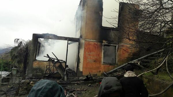 Пожар в городе Гагра произошел накануне - Sputnik Абхазия