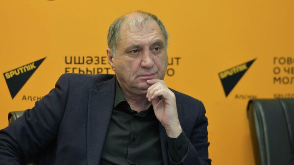 Шамба о Крымской весне и военной операции России на Украине  - Sputnik Абхазия