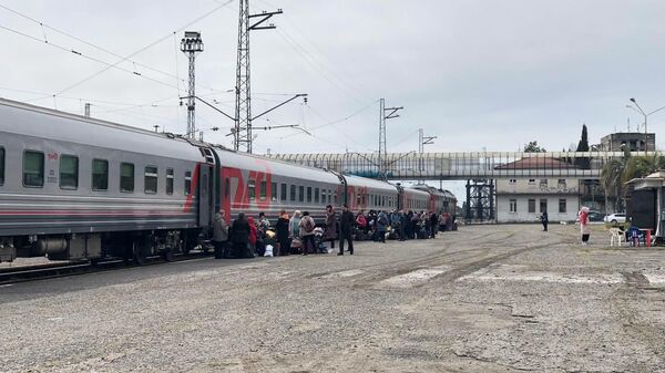 Часть беженцев отправилась из Сухума в Луганск  - Sputnik Аҧсны