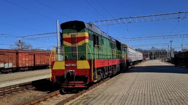 Прибытие первого поезда в Луганск из освобожденного Старобельска - Sputnik Абхазия