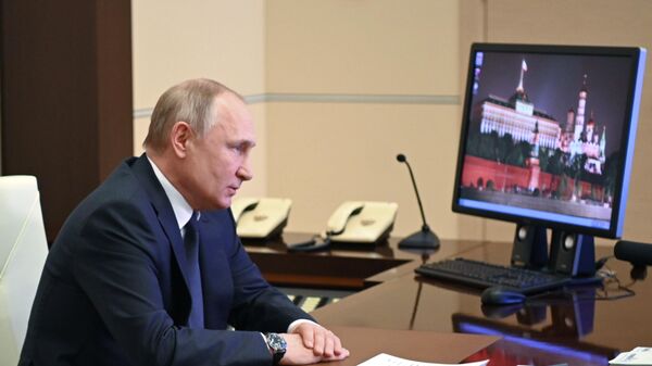 Владимир Путин обсуждает перспективы развития экономики России с членами правительства - Sputnik Абхазия