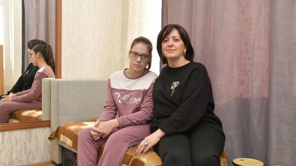 Благотворительный фонд Ашана открыл сбор на лечение девочек с ДЦП - Sputnik Абхазия
