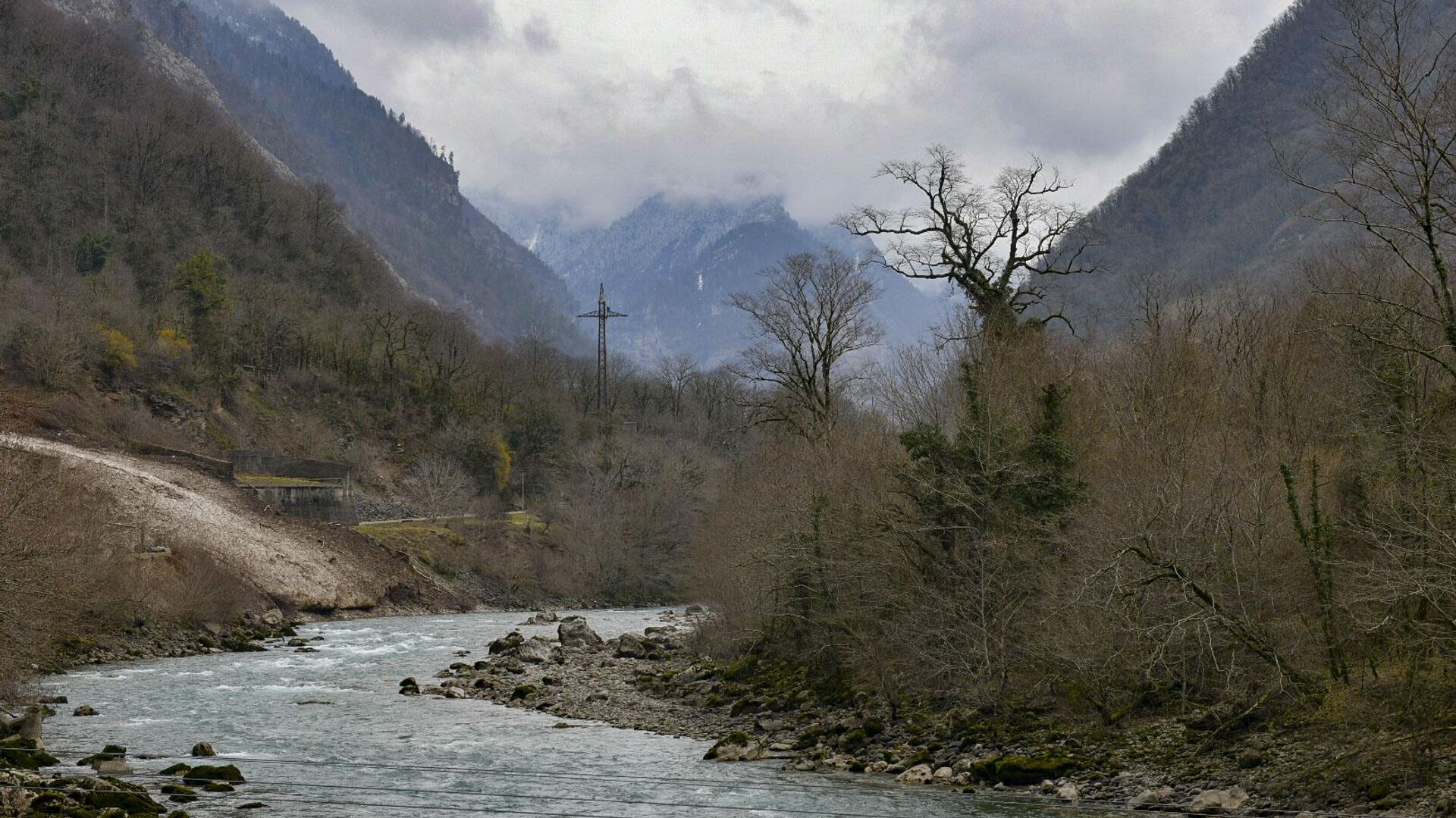 Ущелье реки Бзыбь  - Sputnik Абхазия, 1920, 25.03.2022