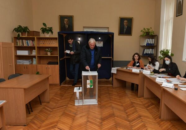 Второй тур парламентских выборов в Абхазии состоялся 26 марта. - Sputnik Абхазия