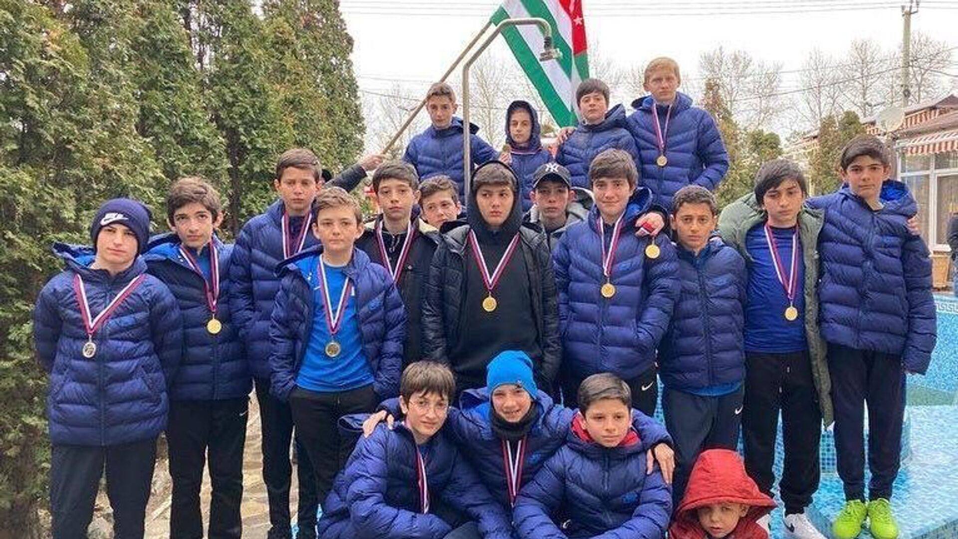 Детские футбольные клубы из Гагры взяли золото и серебро на турнире в Анапе  - Sputnik Абхазия, 1920, 26.03.2022