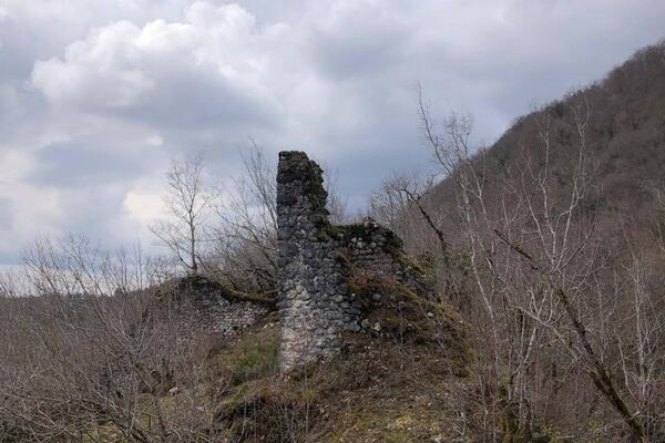 Фрагменты Дурипшской крепости - Sputnik Абхазия