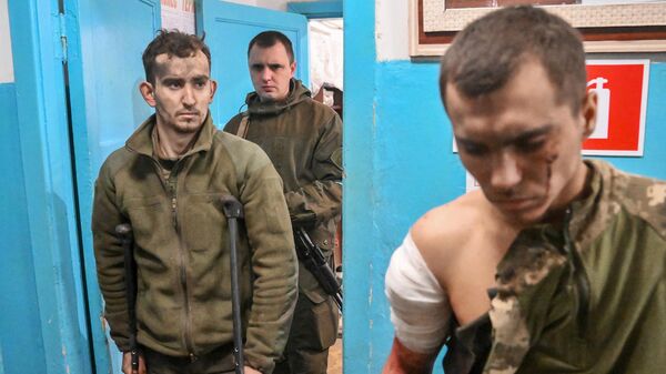 Военнопленным ВСУ оказывают помощь в Новоазовской ЦРБ - Sputnik Аҧсны