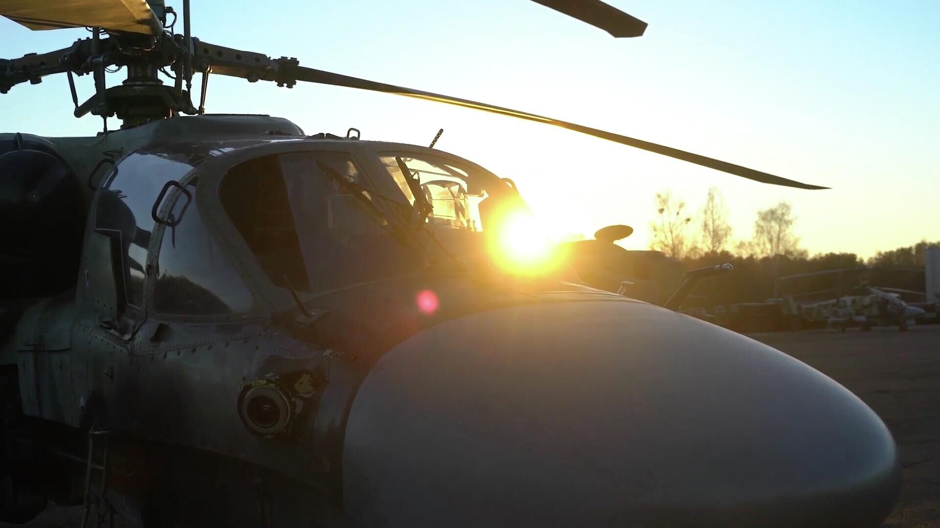 Вертолеты Ка-52 ВКС РФ уничтожили колонну боевой техники войск Украины - Sputnik Абхазия, 1920, 15.04.2022