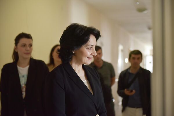Первая леди Абхазии Аэлита Ахиба посетила дом-интернат для престарелых и инвалидов в Сухуме - Sputnik Абхазия