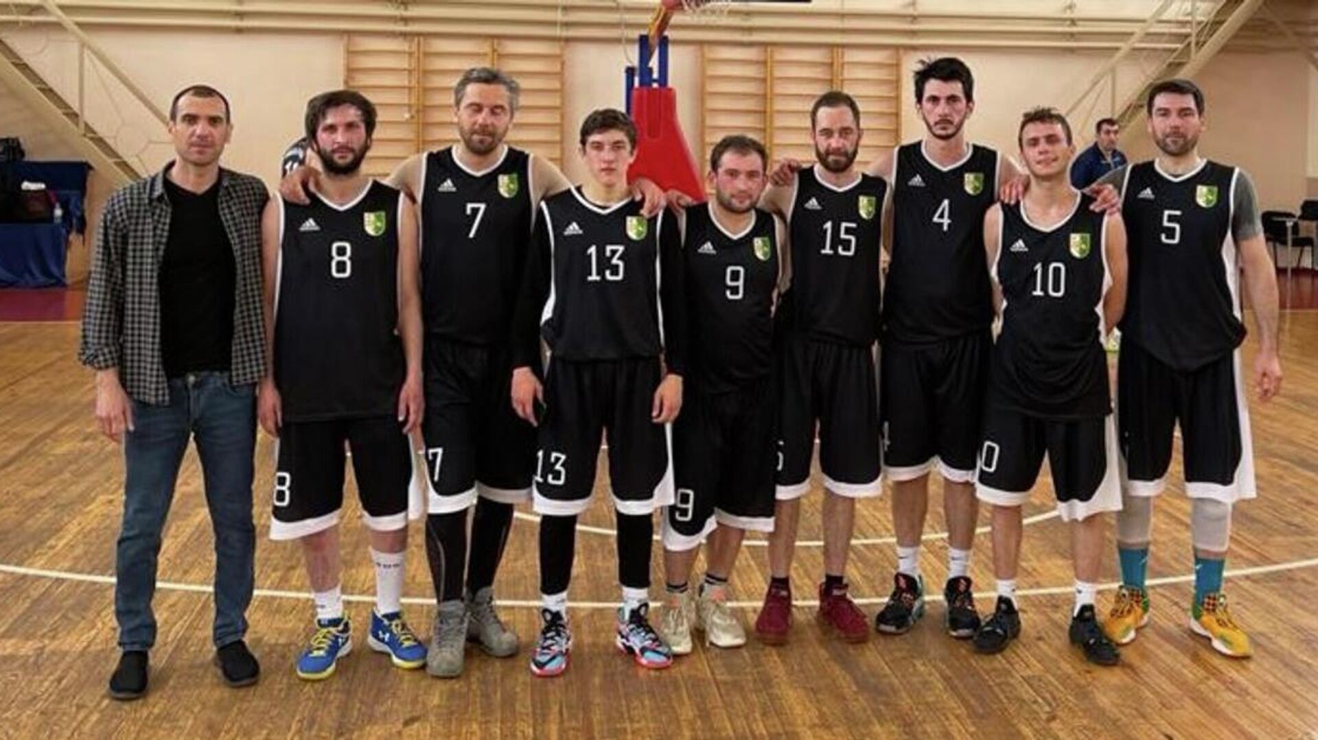 По итогам второго тура предварительных игр чемпионата Краснодарского края сборная Абхазии по баскетболу вышла в полуфинал - Sputnik Аҧсны, 1920, 18.04.2022