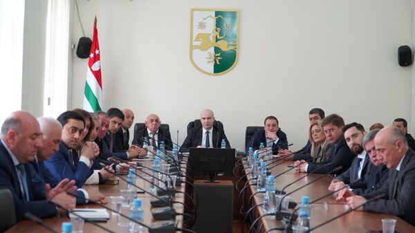Первое совещание нового седьмого созыва Народного Собрания-Парламента  - Sputnik Абхазия