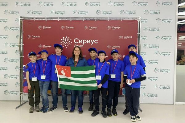 Робототехники из Гагры заняли первое и второе места в Сириусе  - Sputnik Абхазия
