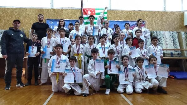 Абхазские тхэквондисты заняли призовые места в турнире города Сочи - Sputnik Абхазия
