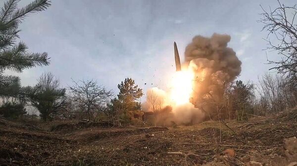 Нанесение удара Искандером по украинским складам с боеприпасами и вооружением - Sputnik Абхазия