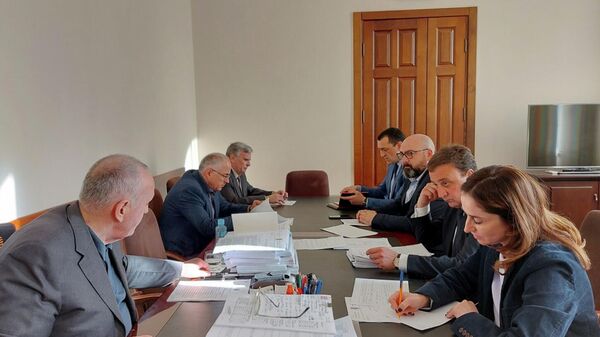 Премьер-министр Александр Анкваб провел совещание по ситуации в энергосистеме страны - Sputnik Аҧсны
