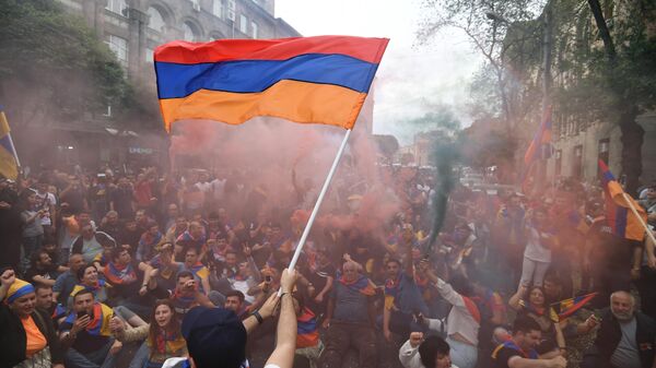 Шествие оппозиции в Ереване - Sputnik Аҧсны