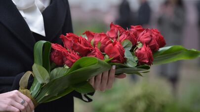 Аслан Бжания возложил цветы к могиле ученого и политика Юрия Воронова