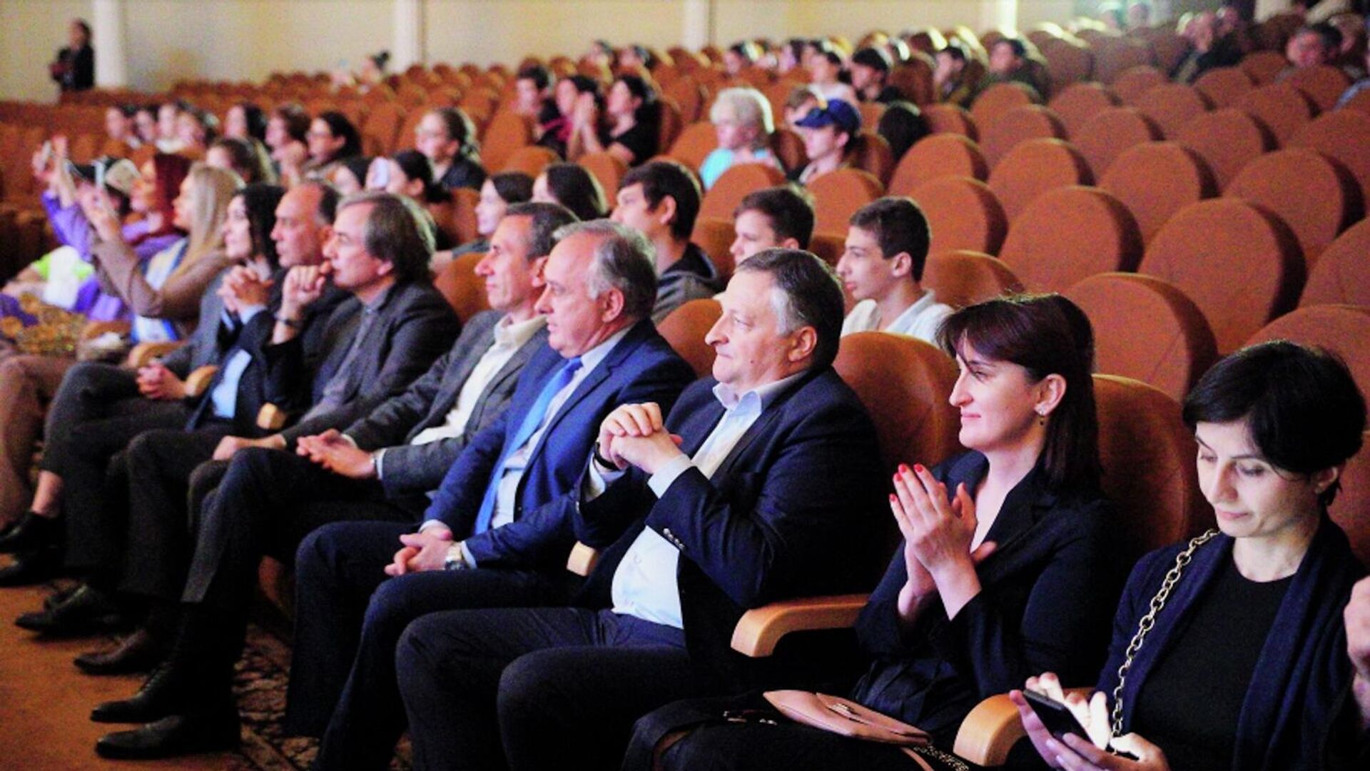 Беслан Эшба посетил видеофестиваль кино Мояродинка				 - Sputnik Абхазия, 1920, 14.05.2022