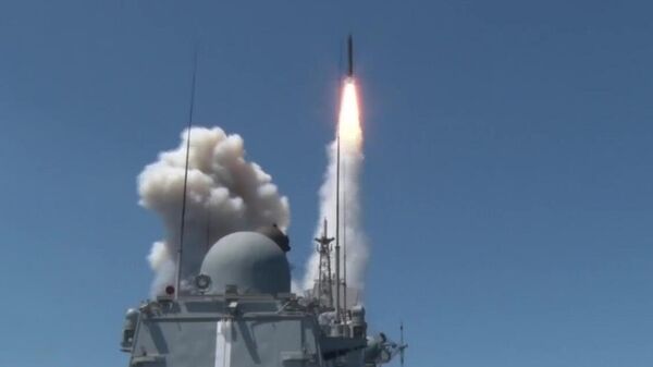 Ракетный удар по НПЗ и топливным складам в Кременчуге - Sputnik Абхазия