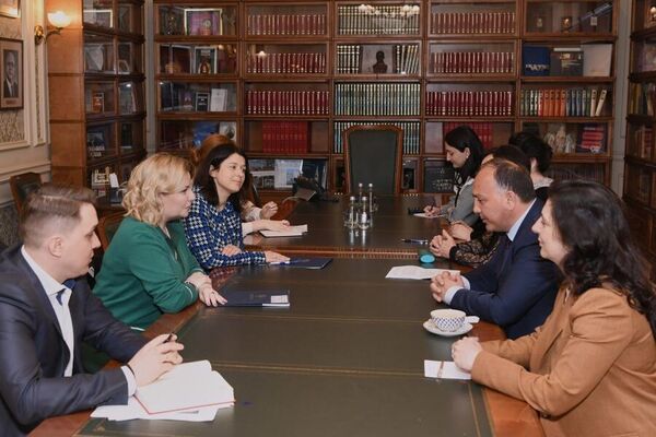 Реализацию двусторонних проектов в сфере кинематографии обсудили министры культуры Абхазии  и России - Sputnik Абхазия