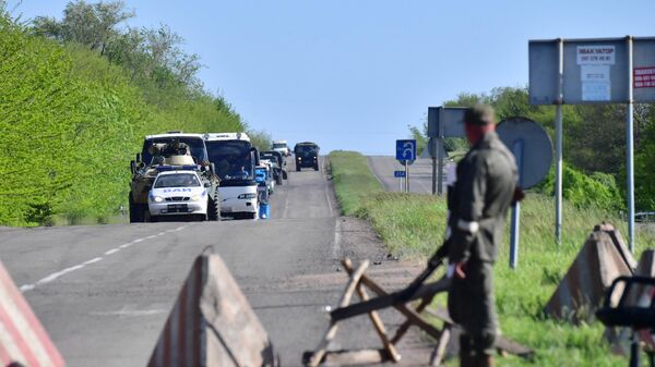 Вывоз сдавшихся в плен украинских военных и боевиков с Азовстали - Sputnik Абхазия