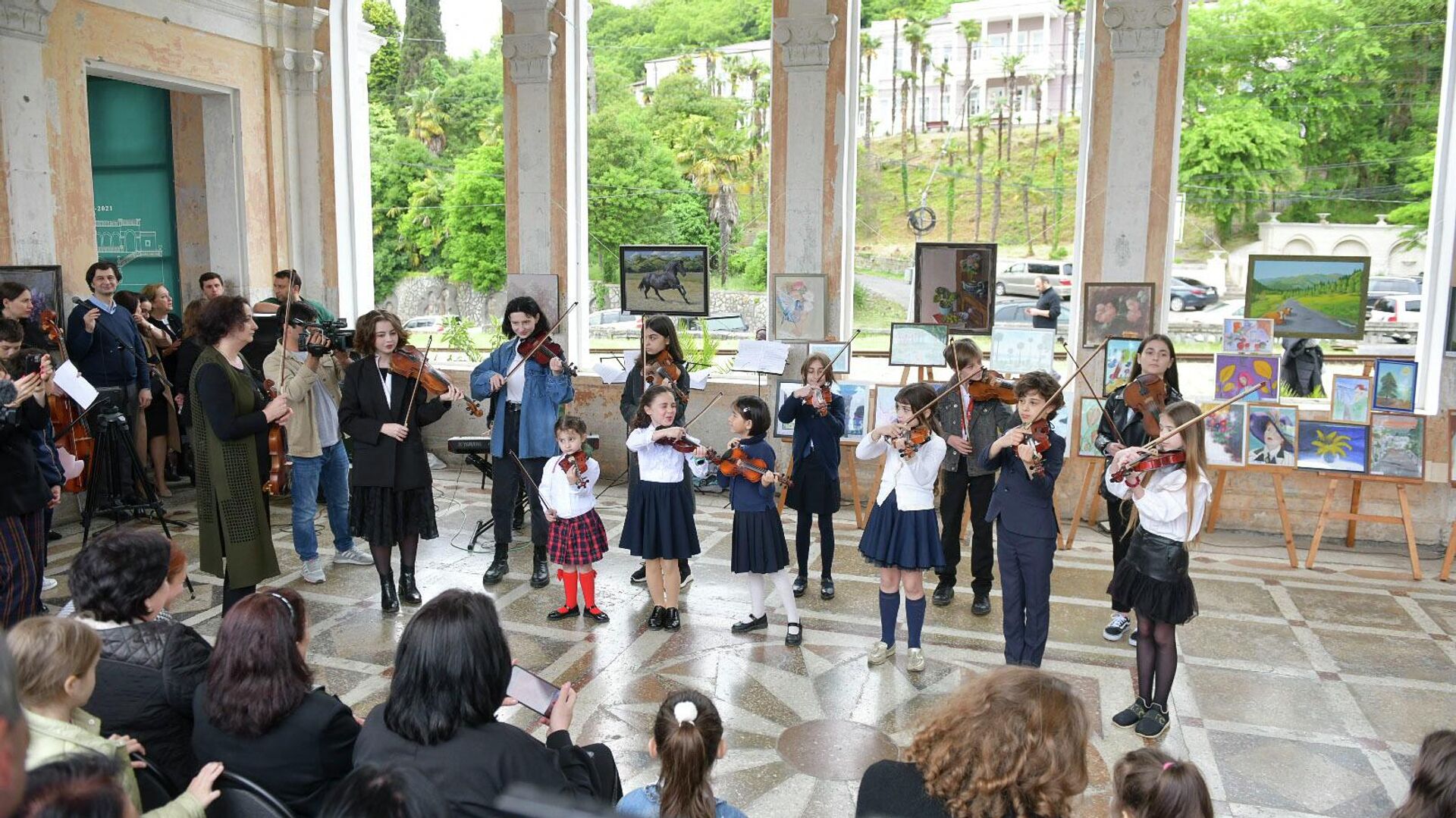 Концерт в поддержку школы искусств имени Ковача прошел в Сухуме - Sputnik Абхазия, 1920, 24.05.2022
