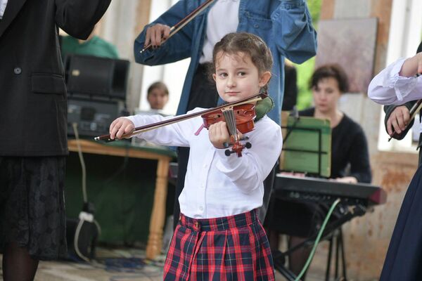Концерт в поддержку школы искусств имени Ковача прошел в Сухуме - Sputnik Абхазия