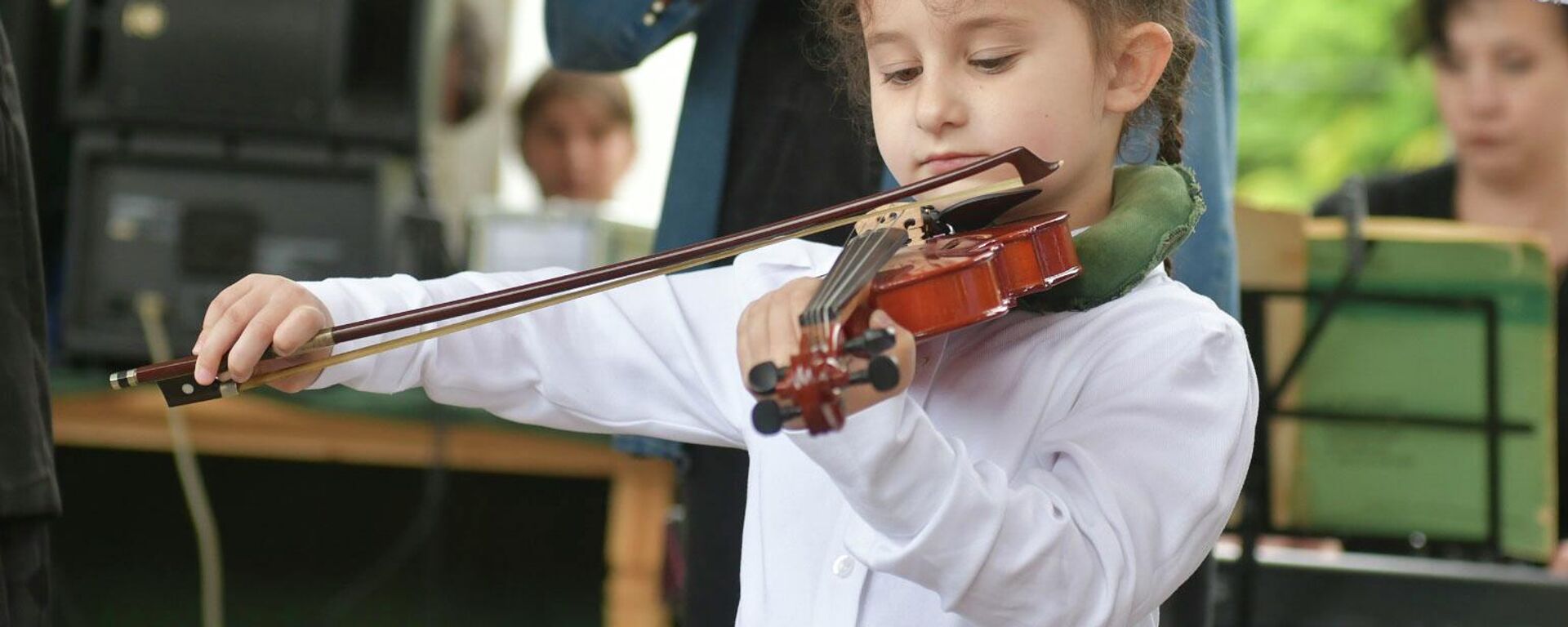 Благотворительный концерт в поддержку Детской школы искусств имени Ковача - Sputnik Абхазия, 1920, 24.05.2022