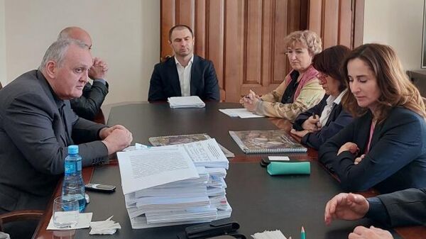В Кабмине обсудили вопросы строительства детской больницы  - Sputnik Абхазия