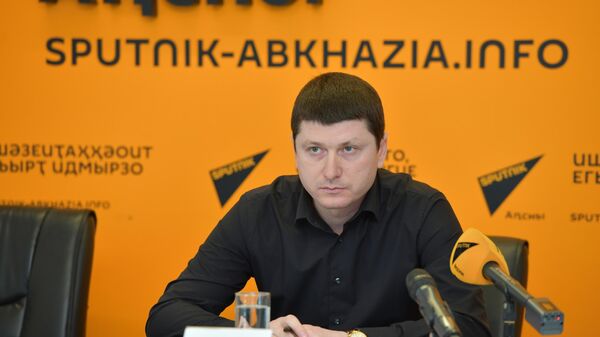 Чанба объяснил, с чем связано увеличение аппарата Энергосбыта  - Sputnik Абхазия