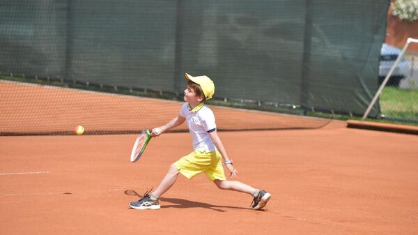 Теннисный турнир ко Дню защиты детей в Сухуме  - Sputnik Аҧсны