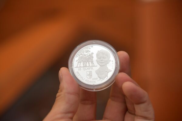 Презентация монет Герои Искандера - Sputnik Абхазия