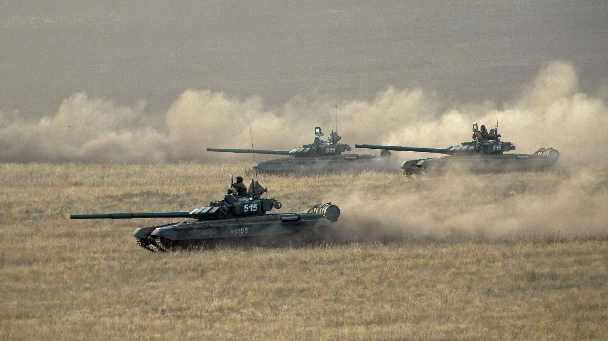Танки нападение. Т-90м ЮВО. Танковые учения. Танковые войска РФ. Наступление танков.