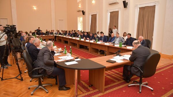 Небогато, но чисто: президент Абхазии поручил подгтовиться к приему туристов - Sputnik Абхазия