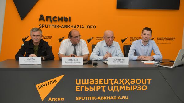 Спецоперация на Украине и безопасность Абхазии: круглый стол прошел в Сухуме - Sputnik Абхазия