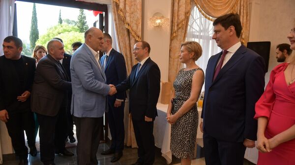 В преддверии праздника в Посольстве России в Абхазии провели прием - Sputnik Абхазия