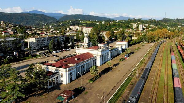 Сухумский железнодорожный вокзал  - Sputnik Абхазия