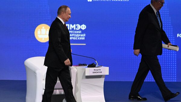 Президент РФ В. Путин принял участие в работе ПМЭФ-2022 - Sputnik Абхазия