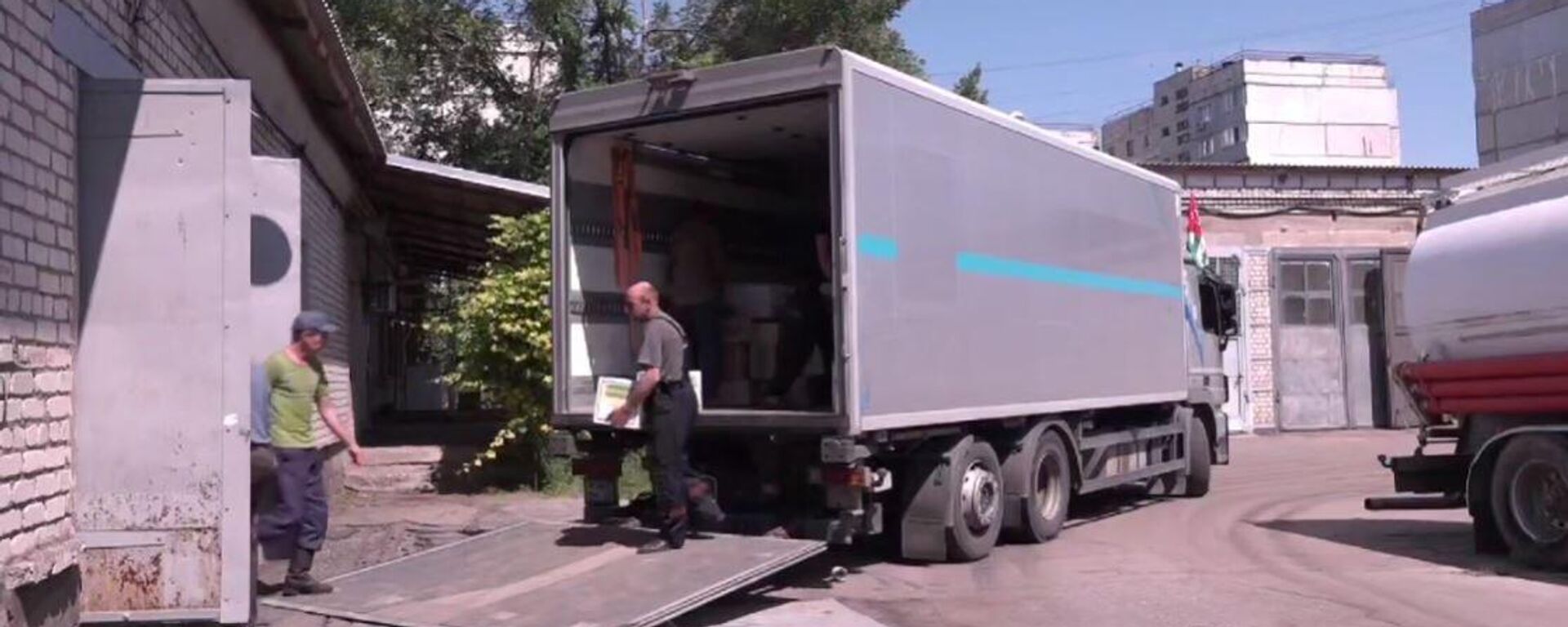 10 тонн гуманитарного груза, доставленного МЧС Абхазии в Луганск - Sputnik Абхазия, 1920, 20.06.2022
