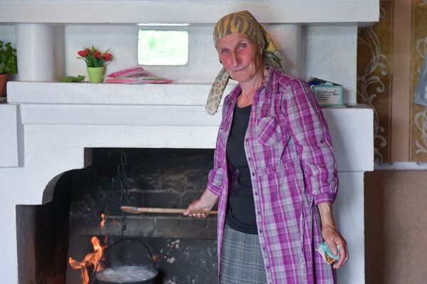 Сестры Гварамия из села Тхина - Sputnik Абхазия