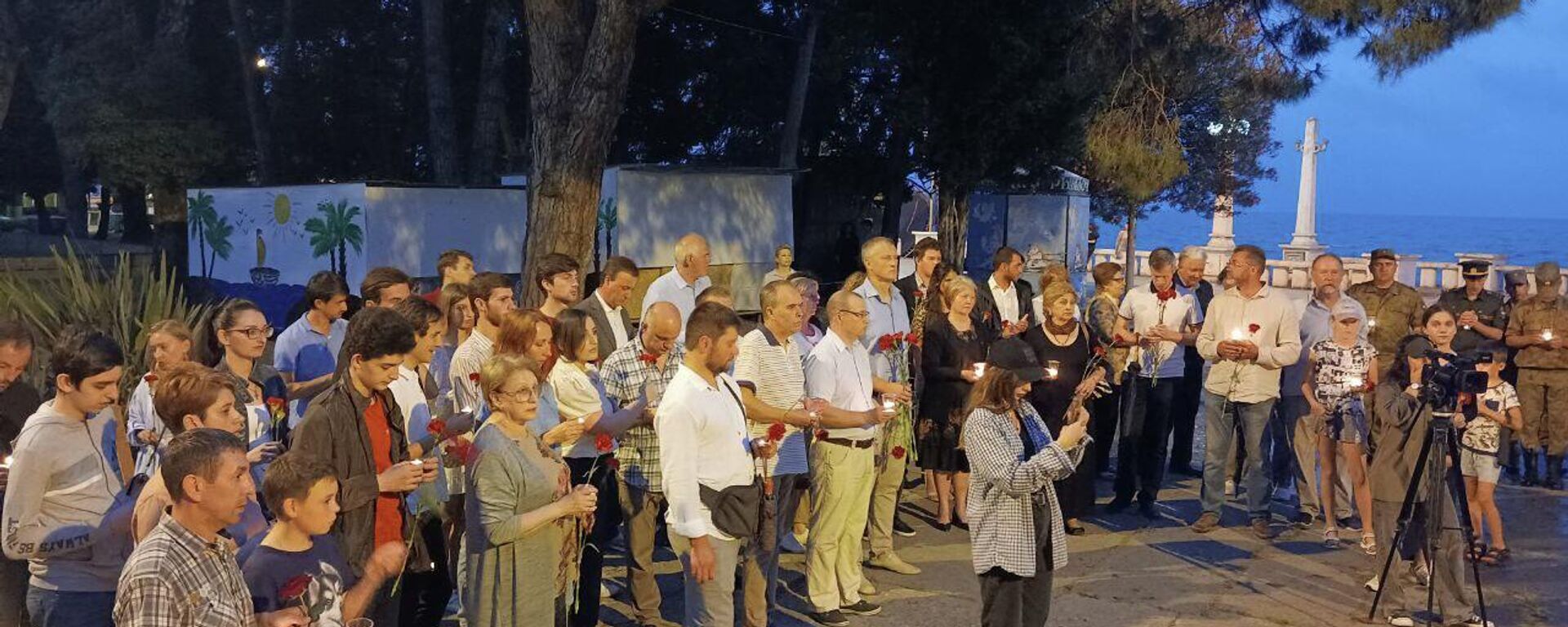 Акция Свеча памяти состоялась у памятника Неизвестному солдату в Сухуме  - Sputnik Абхазия, 1920, 21.06.2022