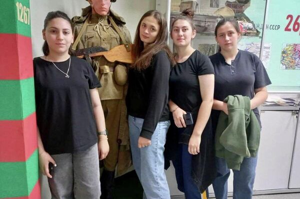 Учеников гудаутских школ пригласили на отдых в Ярославль  - Sputnik Абхазия
