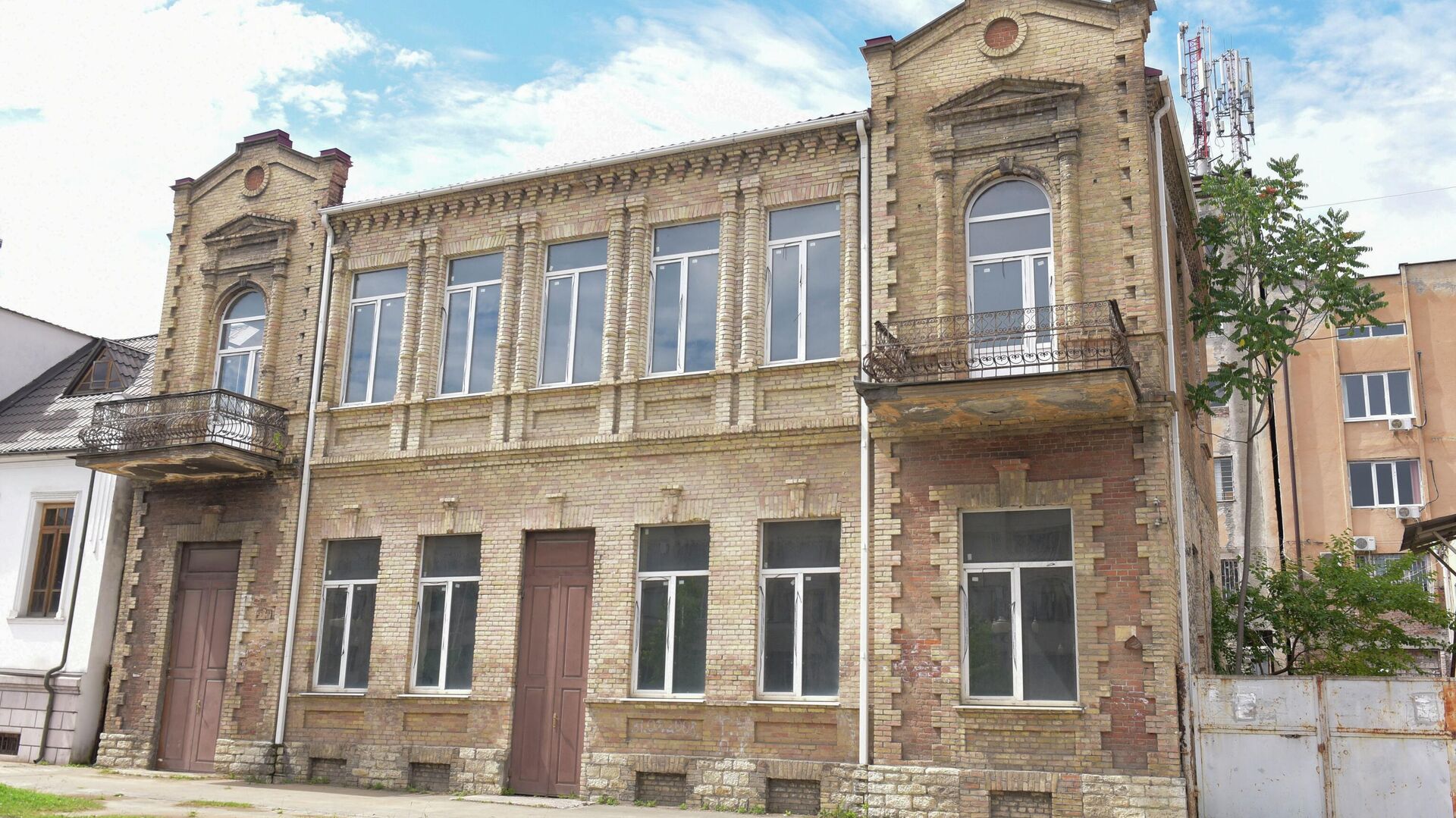 Дом, в котором с 1923 года жили Нестор и Сария Лакоба - Sputnik Абхазия, 1920, 30.06.2022