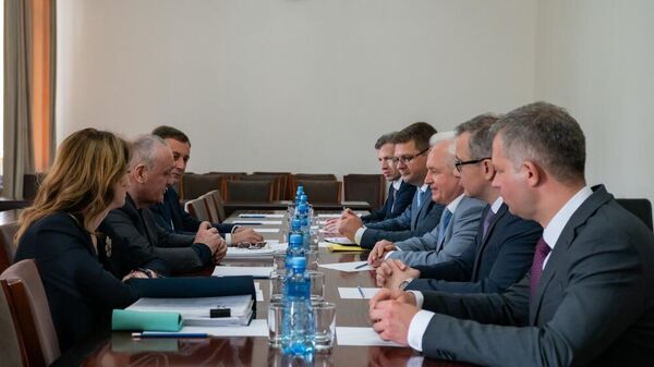Встреча Анкваба и Маслова в Кабмине - Sputnik Абхазия