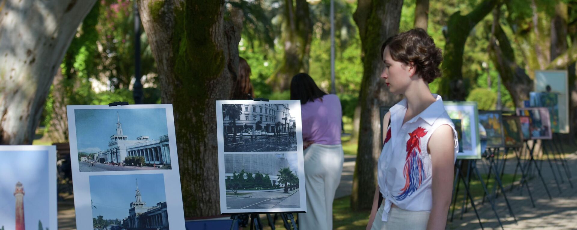 Фотовыставка ко Дню Сухума открылась на набережной столицы  - Sputnik Абхазия, 1920, 03.07.2022