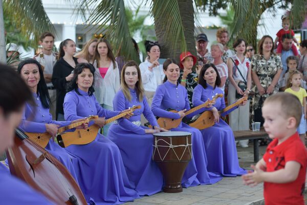 Вокально-инструментальный ансамбль Гунда дал концерт в честь Дня Сухума  - Sputnik Абхазия