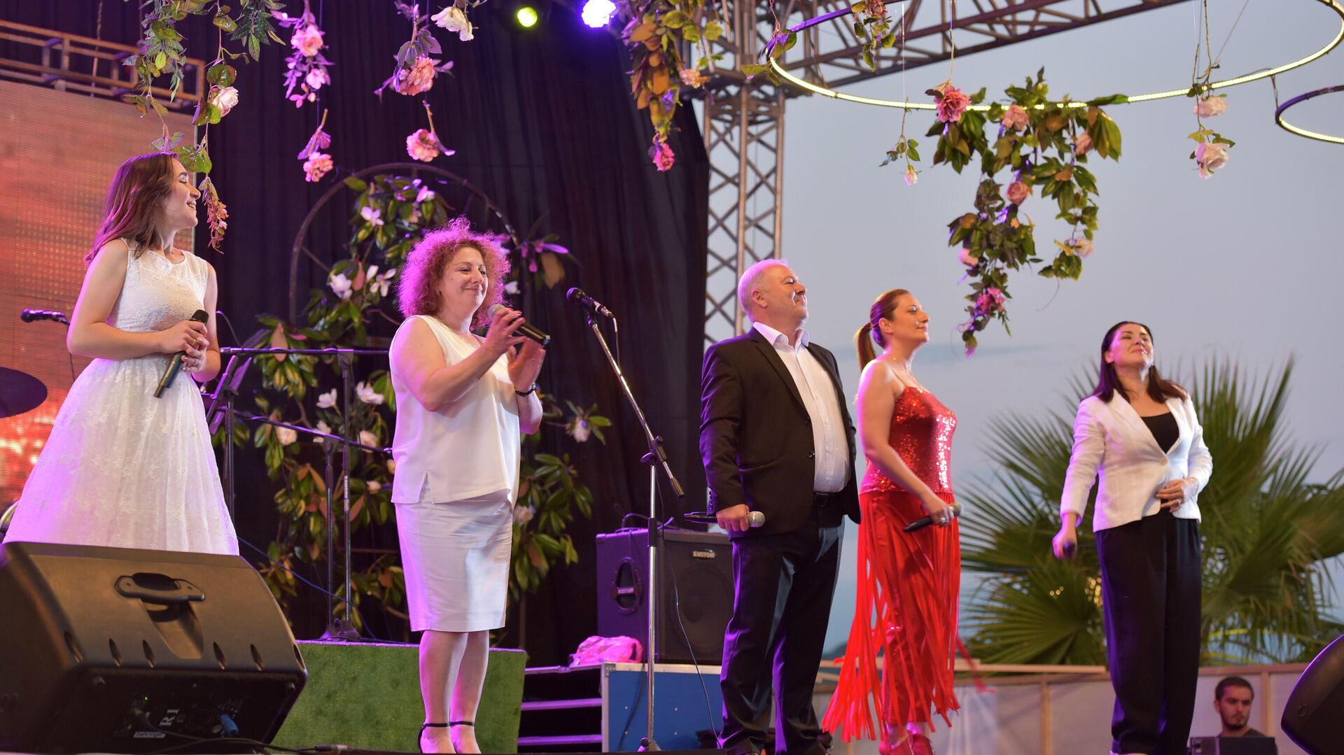 Мой город Сухум: концерт в честь 2056-летия столицы состоялся на площади Багапша  - Sputnik Абхазия, 1920, 03.07.2022